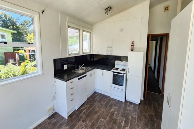 Photo of property in 38 Woodleigh Street, Frankleigh Park, New Plymouth, 4310