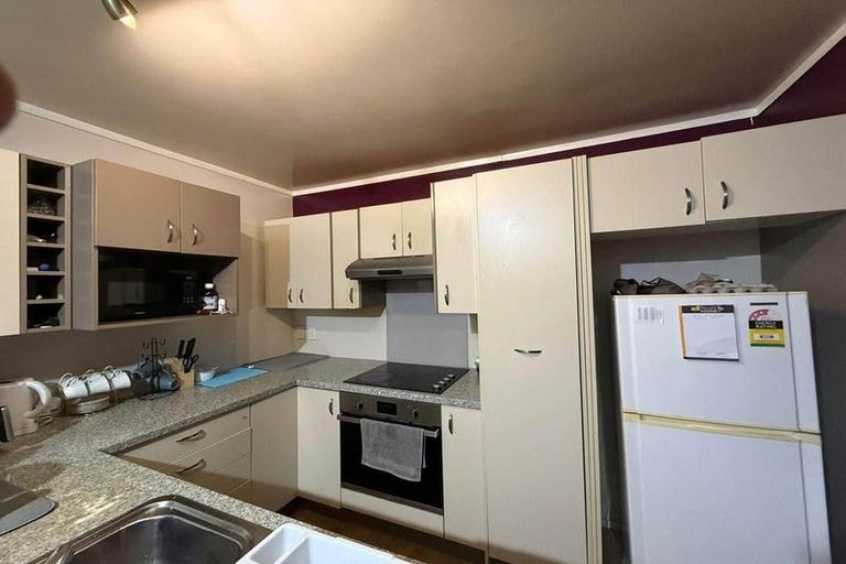 Photo of property in 2/5 Beaumonts Way, Manurewa, Auckland, 2102