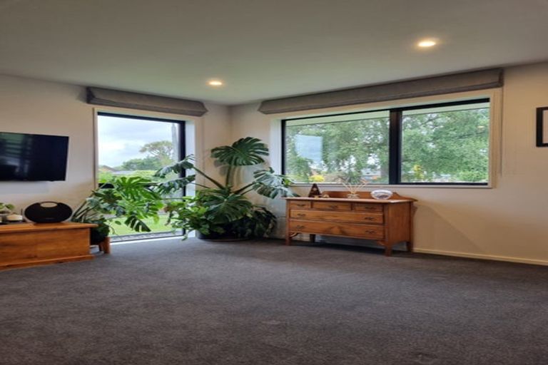 Photo of property in 33 Seadown Crescent, Amberley, 7410