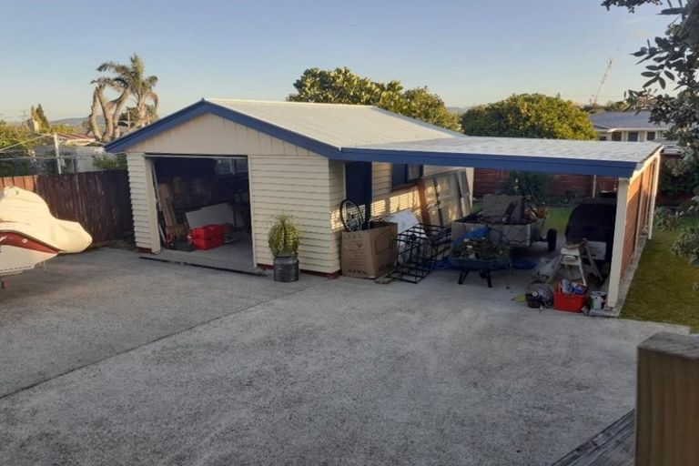 Photo of property in 23 Woodford Avenue, Brookfield, Tauranga, 3110