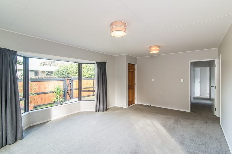 Photo of property in 6 Jane Street, Waikanae Beach, Waikanae, 5036