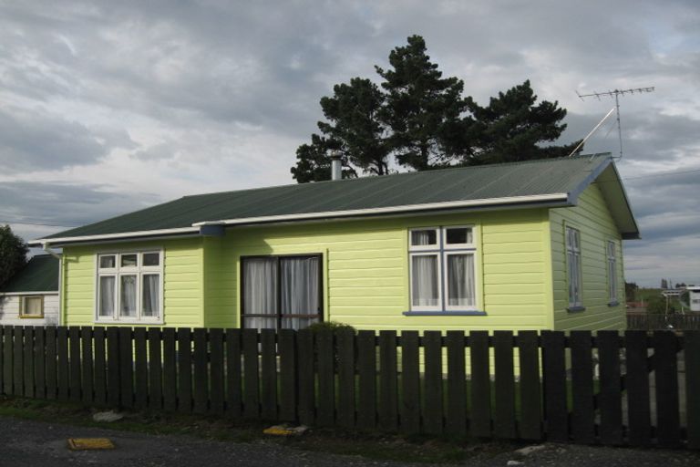 Photo of property in 12 Athol Place, Balclutha, 9230