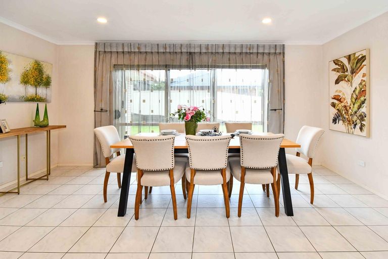 Photo of property in 17 Parkhaven Drive, Rosehill, Papakura, 2113