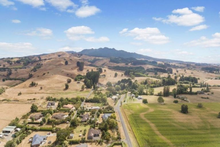 Photo of property in 5 Mangauika Road, Pirongia, Te Awamutu, 3876