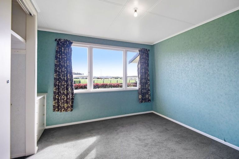 Photo of property in 28 Suther Street, Waverley, 4510