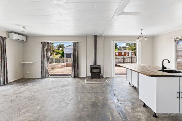 Photo of property in 15 Kopi Place, Massey, Auckland, 0614