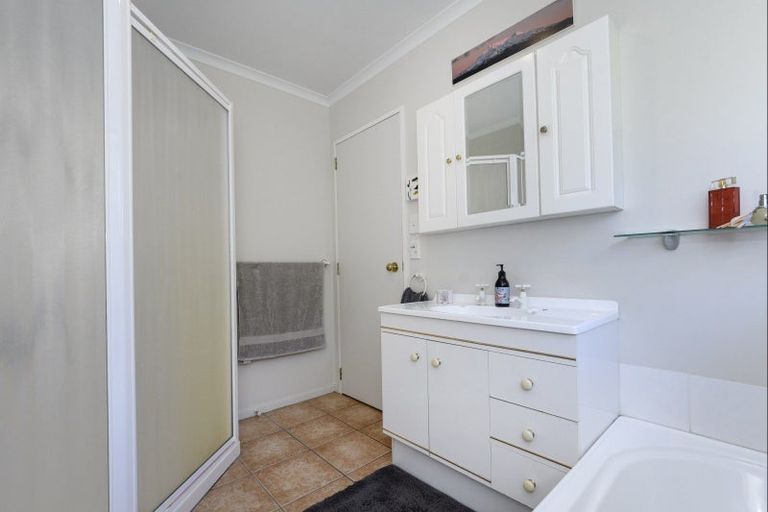 Photo of property in 14 Ryegrass Dell, Welcome Bay, Tauranga, 3112