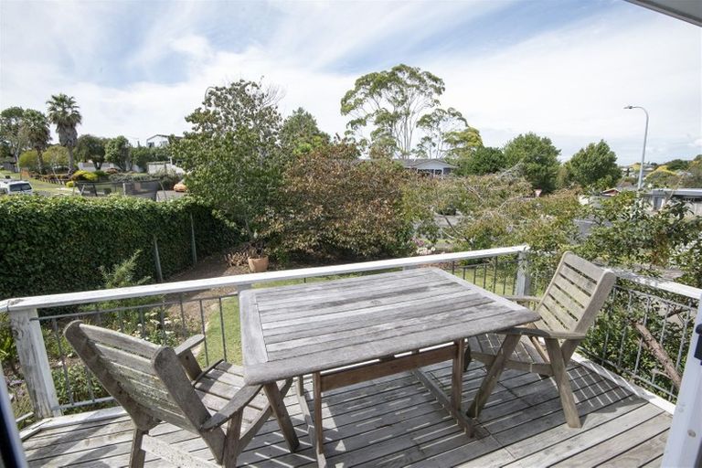 Photo of property in 41 Beechdale Crescent, Pakuranga Heights, Auckland, 2010