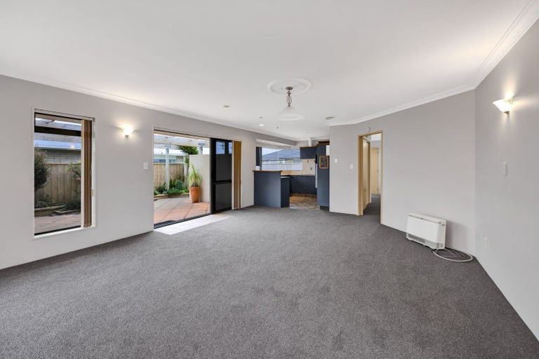 Photo of property in 21a Clemow Road, Fitzroy, New Plymouth, 4312