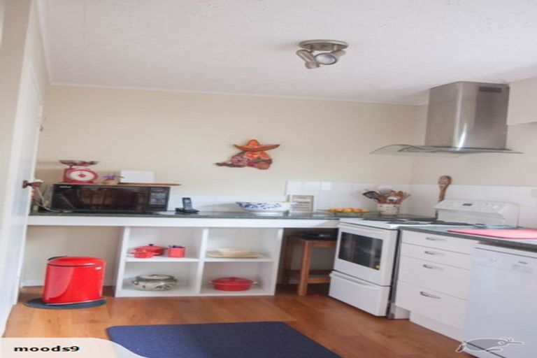 Photo of property in 2/51 View Road, Henderson, Auckland, 0612