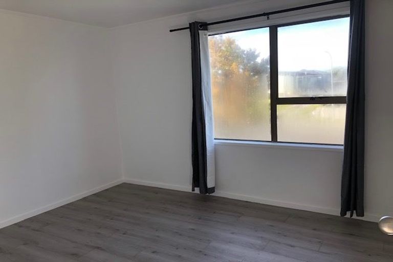 Photo of property in 10 Massine Place, Randwick Park, Auckland, 2105