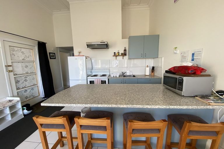 Photo of property in 156a Oriental Parade, Oriental Bay, Wellington, 6011