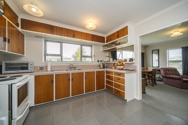 Photo of property in 1 Cohen Place, Milson, Palmerston North, 4414