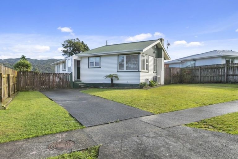 Photo of property in 9 Antrim Crescent, Wainuiomata, Lower Hutt, 5014