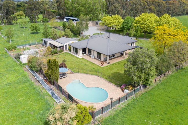 Photo of property in 128 Johnstone Street, Tinwald, Ashburton, 7774