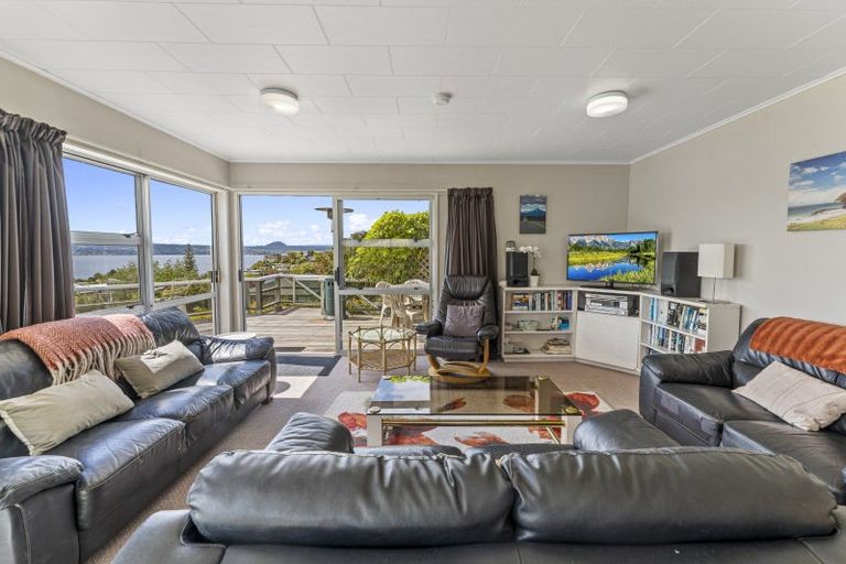 Photo of property in 20 Shera Street, Acacia Bay, Taupo, 3330