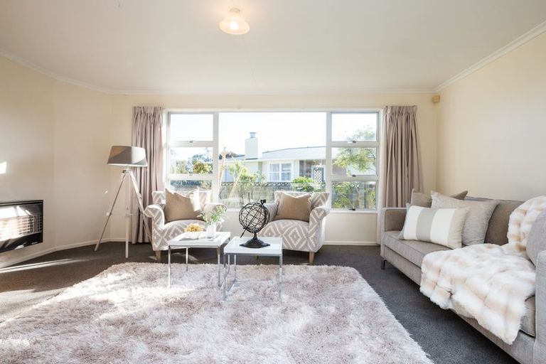 Photo of property in 17 Abraham Crescent, Milson, Palmerston North, 4414