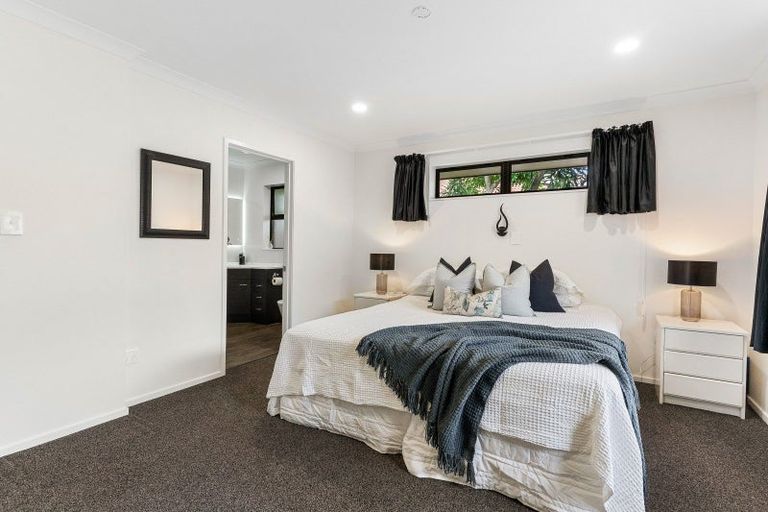 Photo of property in 15 Glenross Drive, Wattle Downs, Auckland, 2103