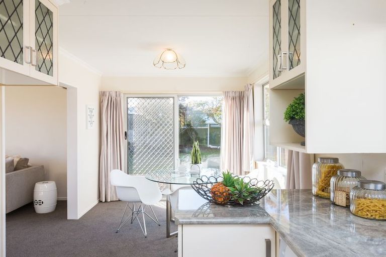 Photo of property in 17 Abraham Crescent, Milson, Palmerston North, 4414