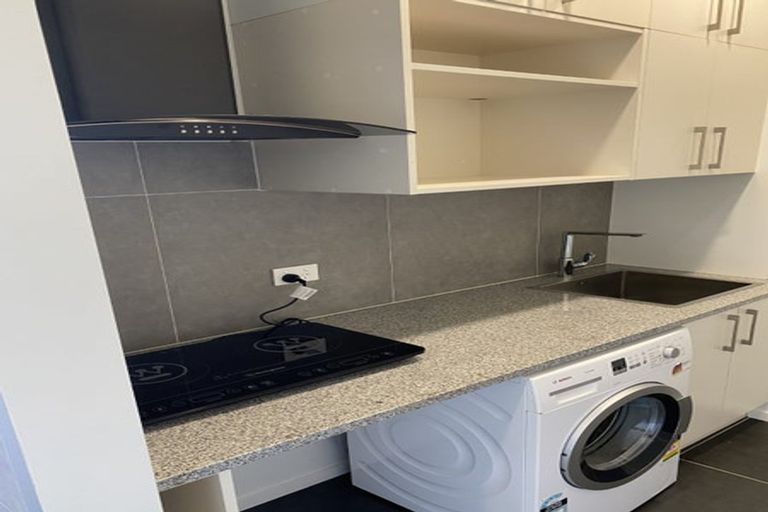 Photo of property in 28 Roseanne Road, Manurewa, Auckland, 2102