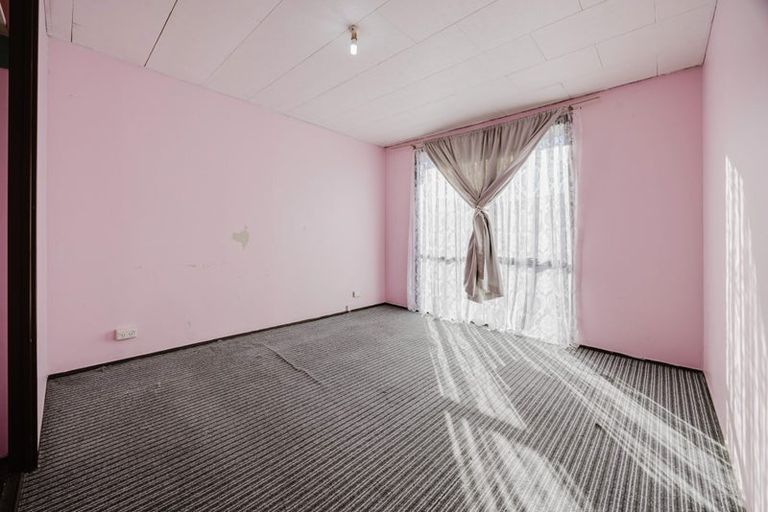 Photo of property in 4 Barneys Farm Road, Clendon Park, Auckland, 2103