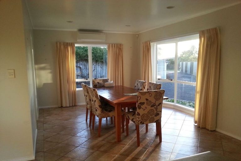 Photo of property in 7 Sanctuary Point, Sunnyhills, Auckland, 2010