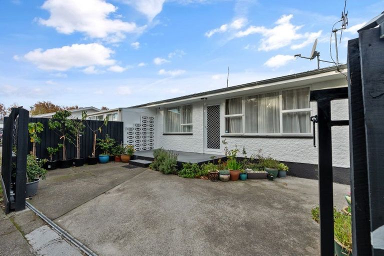 Photo of property in 1/27 Oxley Avenue, St Albans, Christchurch, 8014