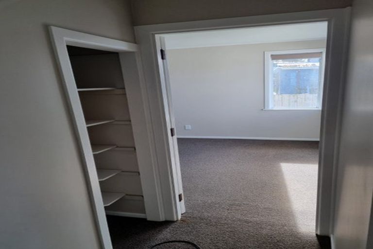 Photo of property in 7 Crystal Avenue, Glendene, Auckland, 0602