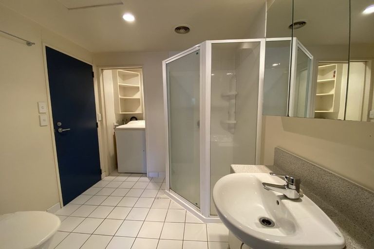 Photo of property in Terrace Heights Apartments, 9b/163 The Terrace, Wellington Central, Wellington, 6011