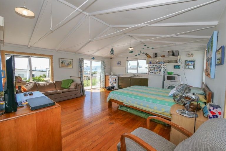 Photo of property in 9a Berghan Road, Coopers Beach, 0420