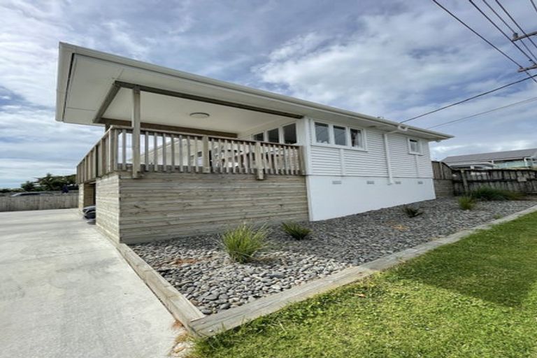 Photo of property in 839b Whangaparaoa Road, Manly, Whangaparaoa, 0930