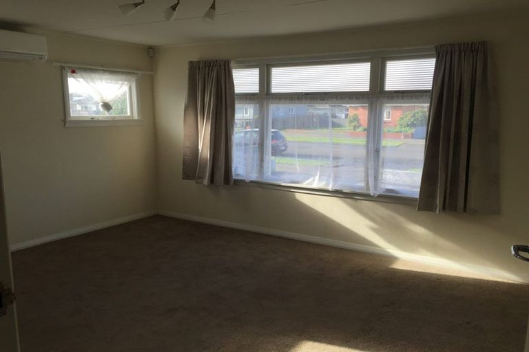 Photo of property in 15 Aberdeen Avenue, Takaro, Palmerston North, 4412