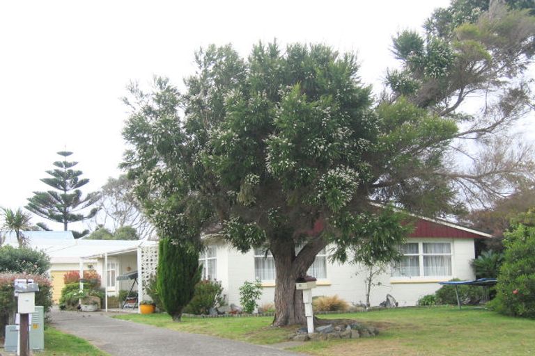Photo of property in 53 Toru Road, Paraparaumu Beach, Paraparaumu, 5032