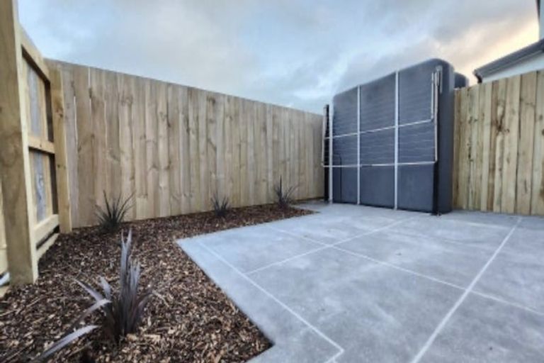 Photo of property in 3/43 Churton Crescent, Taita, Lower Hutt, 5011