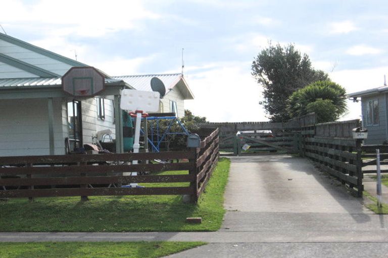 Photo of property in 38 Kaitemako Road, Welcome Bay, Tauranga, 3112