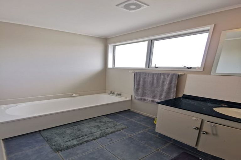 Photo of property in 19 Te Maru Place, Redwood, Christchurch, 8051