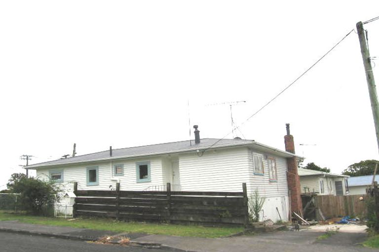 Photo of property in 2 Utting Street, Birkdale, Auckland, 0626