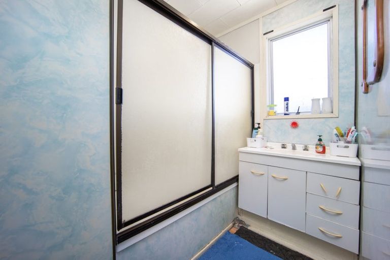 Photo of property in 6 Burbank Avenue, Manurewa, Auckland, 2102