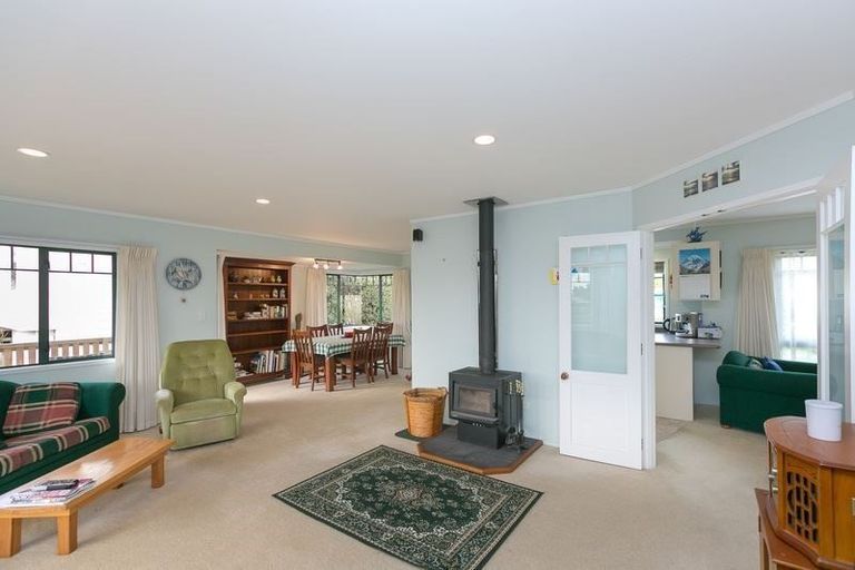 Photo of property in 6 Pararewa Drive, Whalers Gate, New Plymouth, 4310