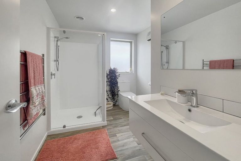 Photo of property in 185a Wainoni Road, Avondale, Christchurch, 8061