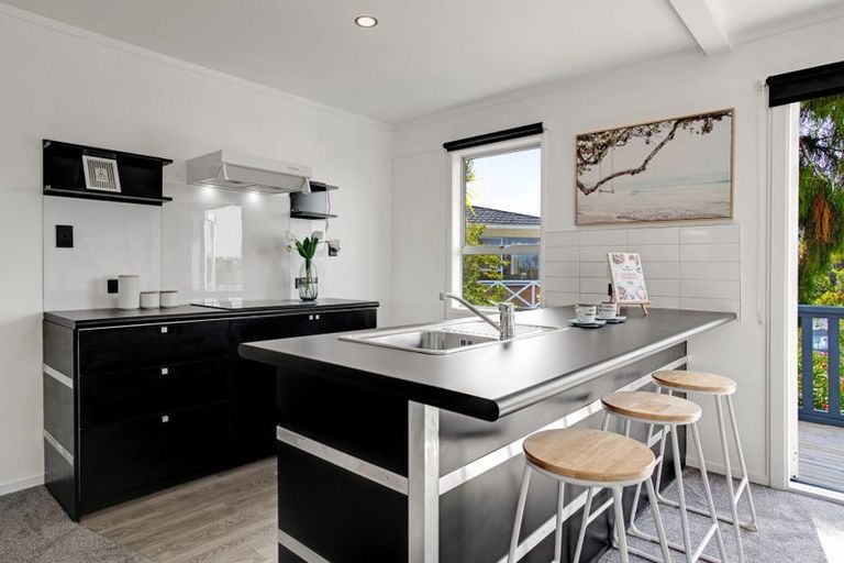 Photo of property in 52 Bay Street, Red Beach, 0932