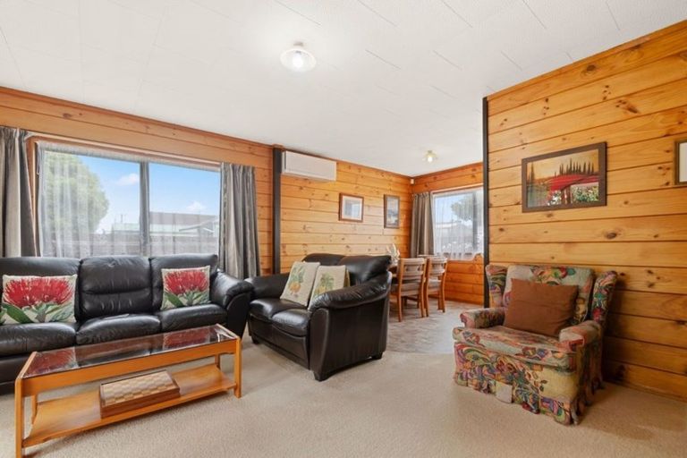 Photo of property in 37a Hill Crescent, Papakura, 2110