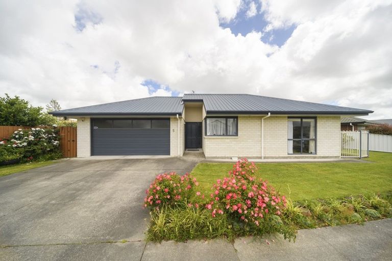 Photo of property in 5 Lancewood Lane, Roslyn, Palmerston North, 4414