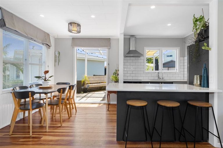 Photo of property in 11 Harris Street, Mount Maunganui, 3116