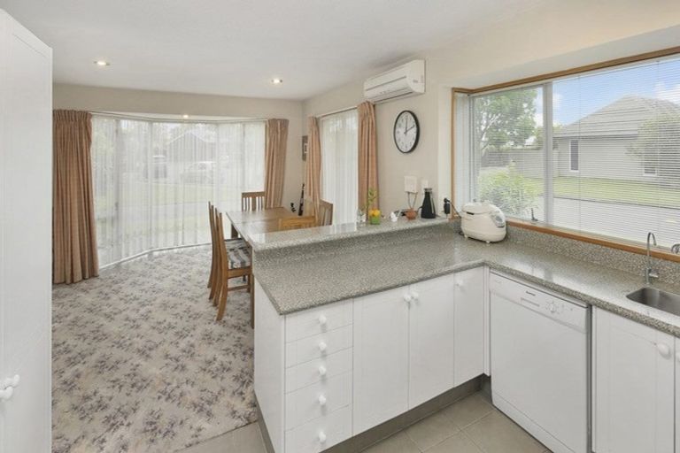 Photo of property in 23 Althorp Place, Avonhead, Christchurch, 8042