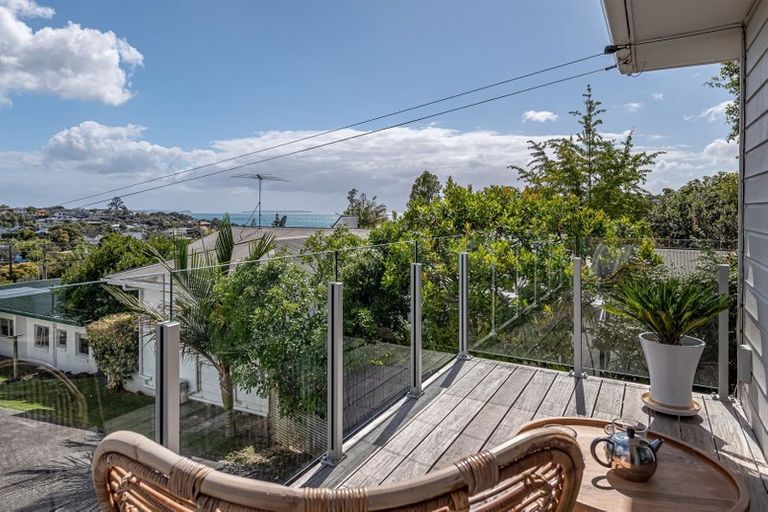 Photo of property in 2/40 Beulah Avenue, Rothesay Bay, Auckland, 0630