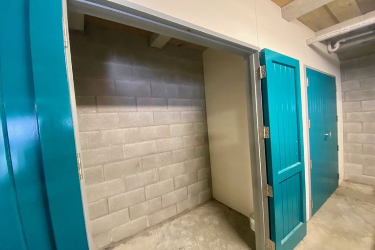 Photo of property in 50b Hawker Street, Mount Victoria, Wellington, 6011