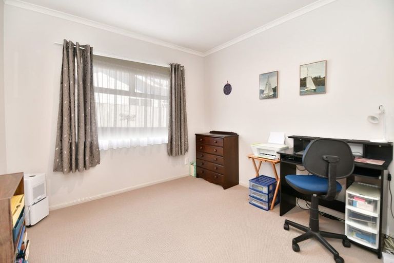 Photo of property in 25 Pine Road, Orewa, 0931