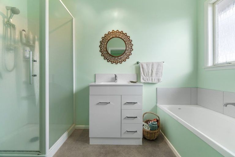 Photo of property in 74 Aberdeen Drive, Dinsdale, Hamilton, 3204