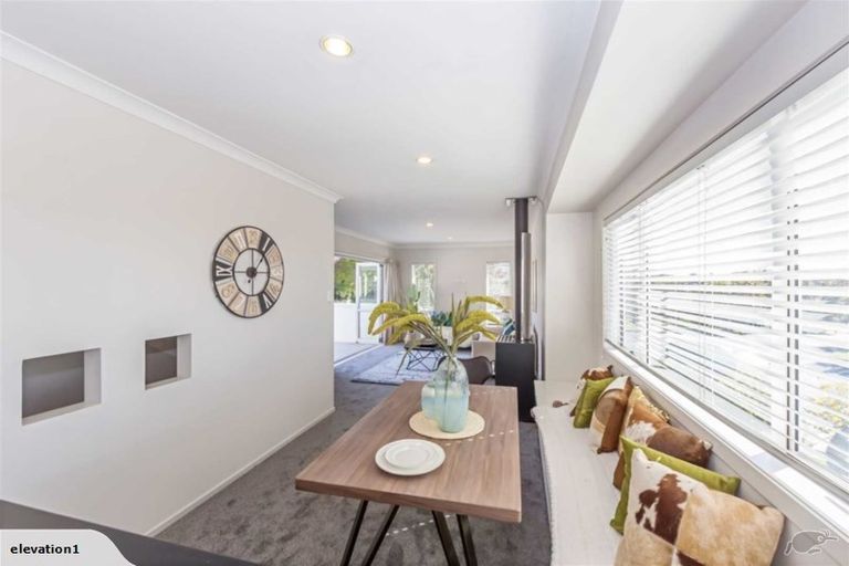 Photo of property in 69 Buscomb Avenue, Henderson, Auckland, 0610